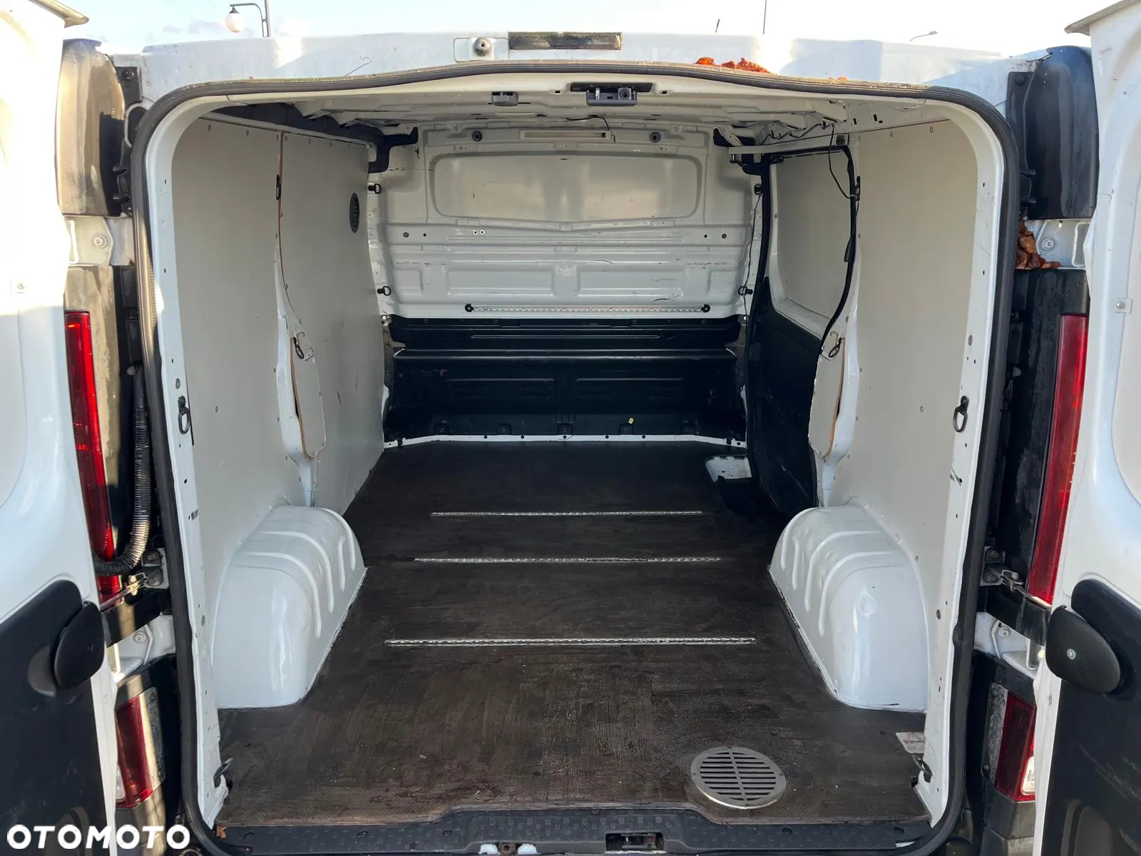 Opel Vivaro - 11