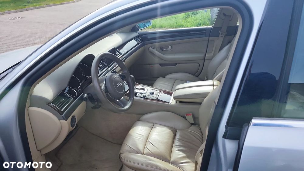 Audi A8 4.2 Quattro - 7