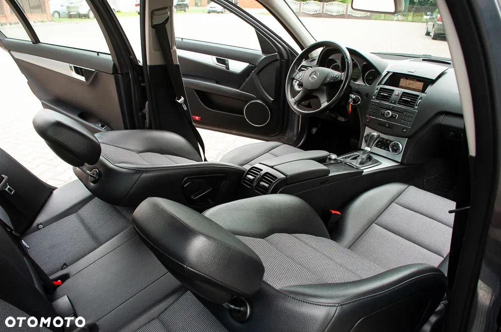 Mercedes-Benz Klasa C 180 CGI Automatik BlueEFFICIENCY Elegance - 5