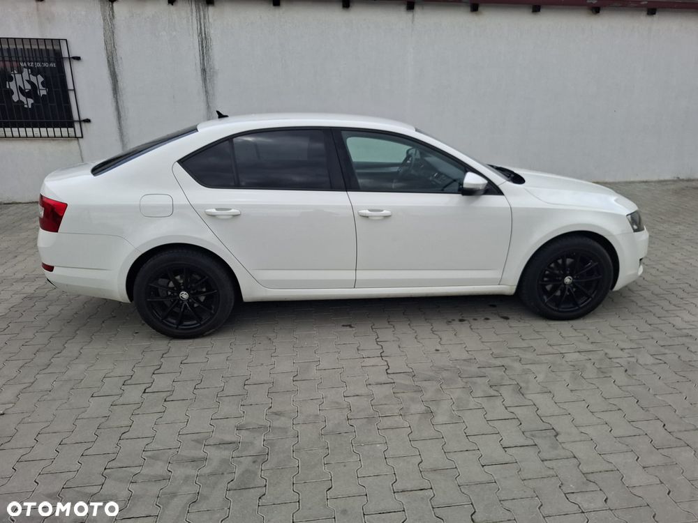 Skoda Octavia 2.0 TDI Ambition DSG - 8