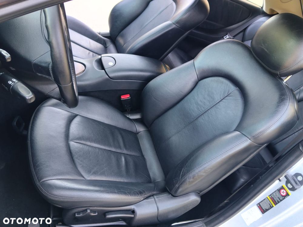 Mercedes-Benz CLK 320 CDI 7G-TRONIC Elegance - 21