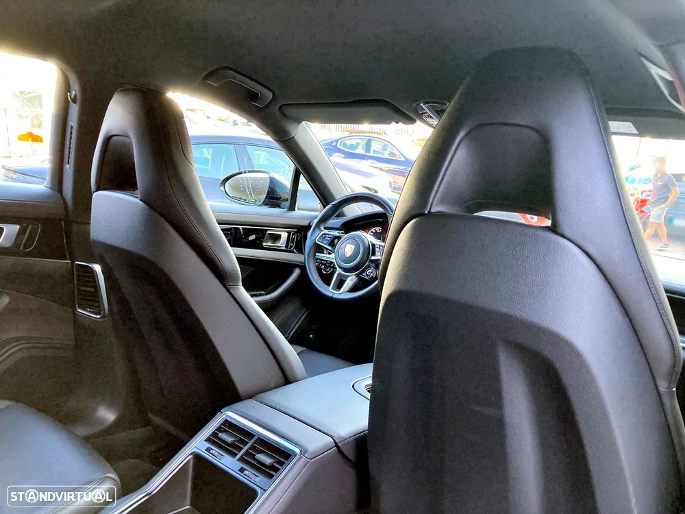 Porsche Panamera 4 E-Hybrid - 37
