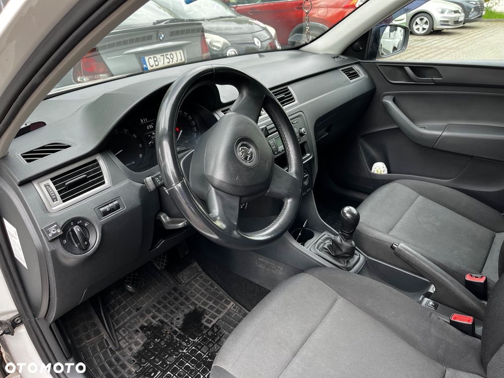 Skoda RAPID 1.2 Edition - 10