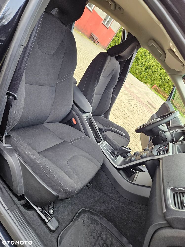 Volvo V40 T4 Kinetic - 24