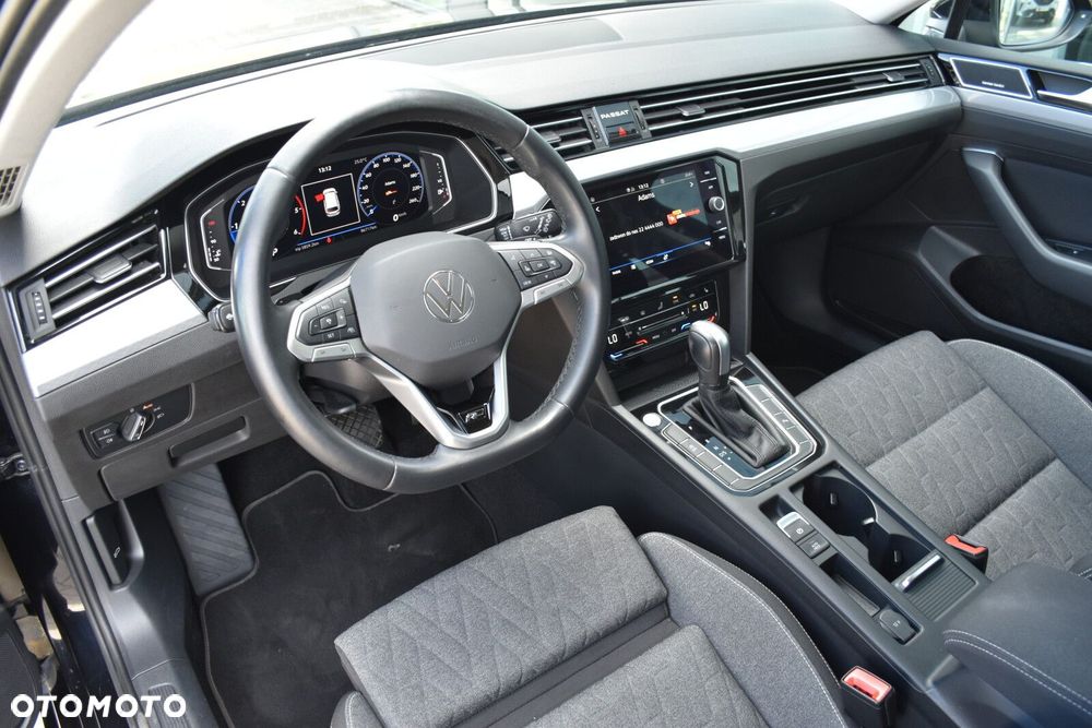 Volkswagen Passat - 9
