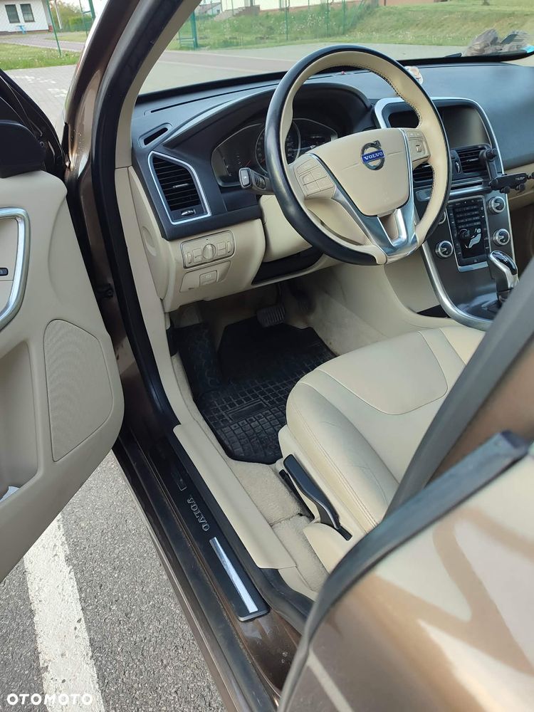 Volvo XC 60 D4 Drive-E Momentum - 5