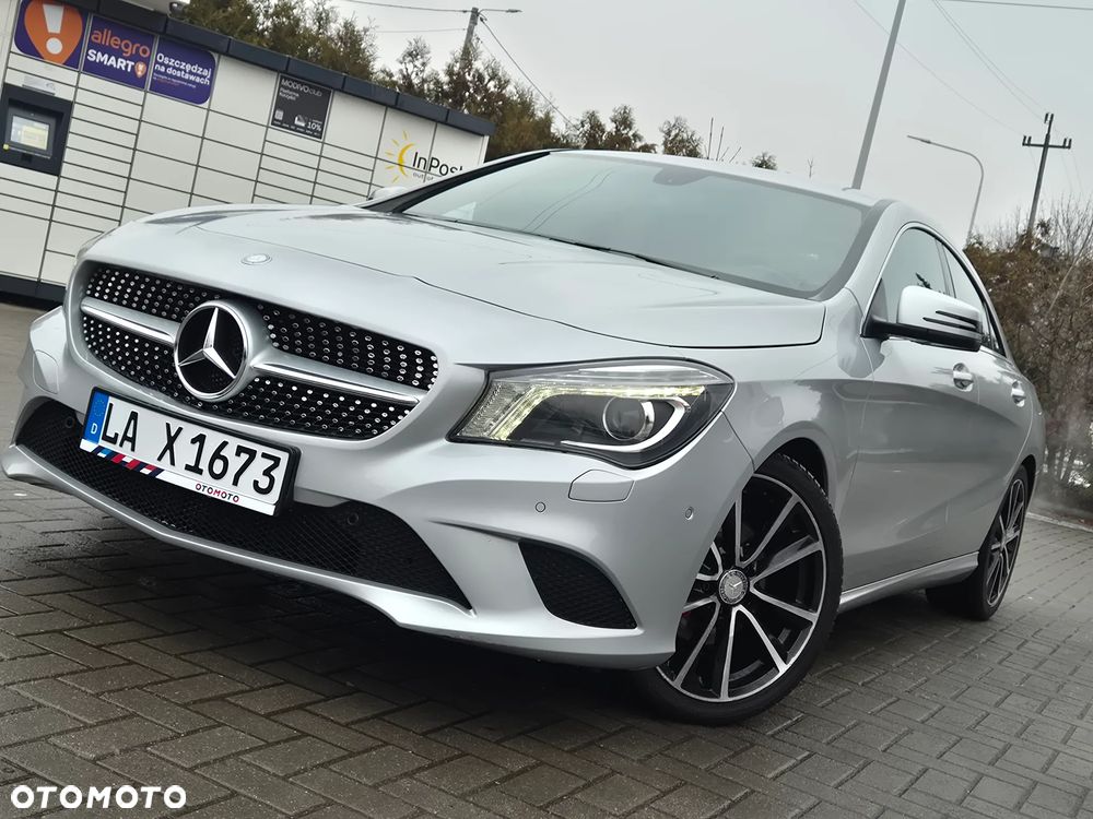 Mercedes-Benz CLA 180 AMG Line - 1