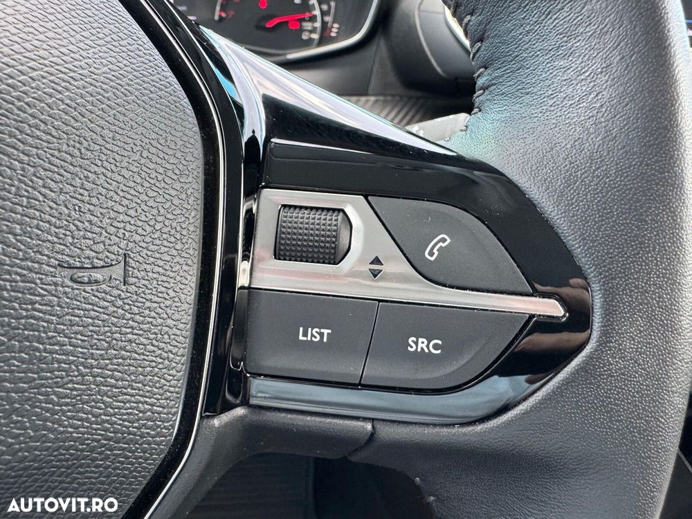 Peugeot 208 1.2 L PureTech STT Active - 14