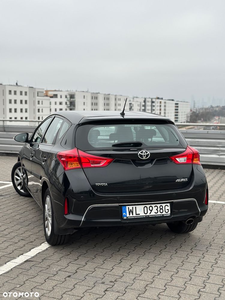Toyota Auris 1.6 Premium - 4