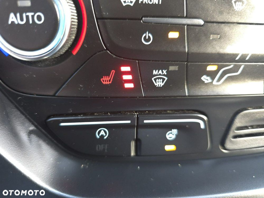 Ford Kuga - 21