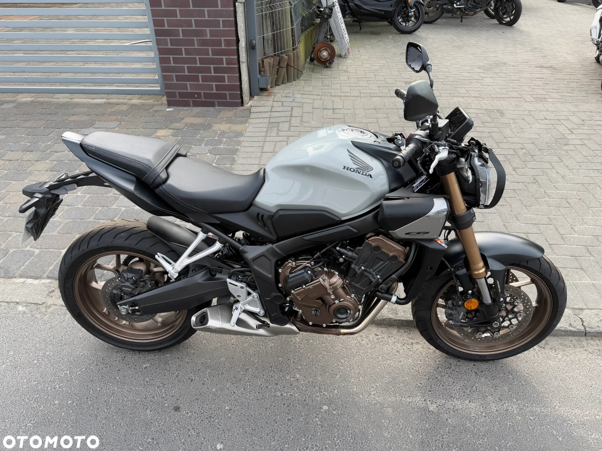 Honda CB - 8