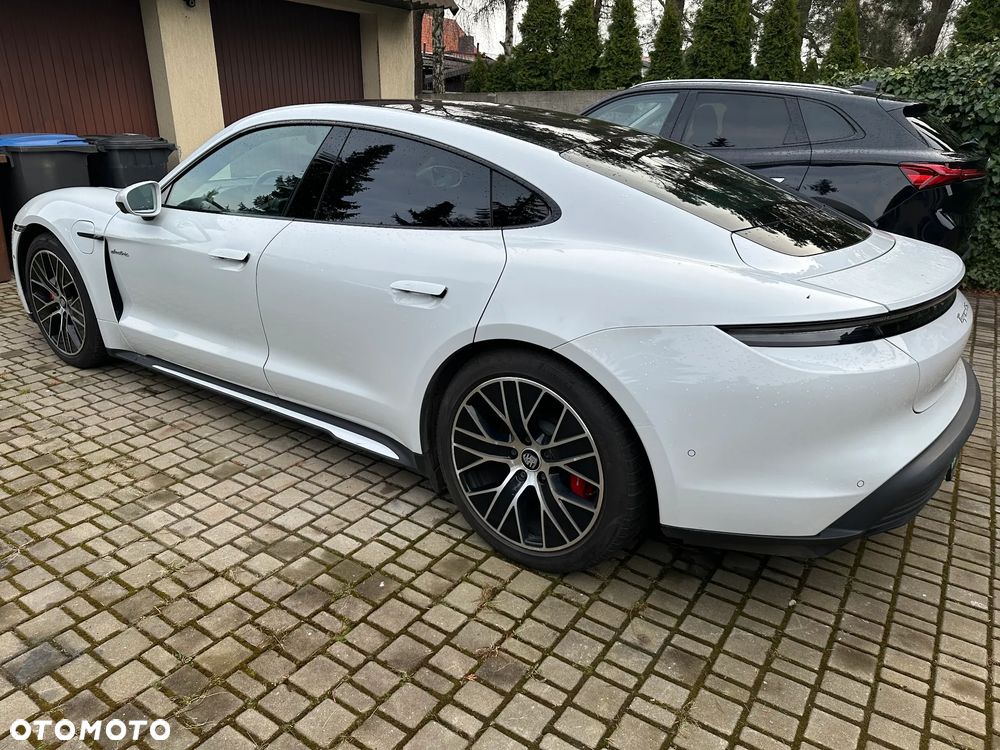Porsche Taycan - 4