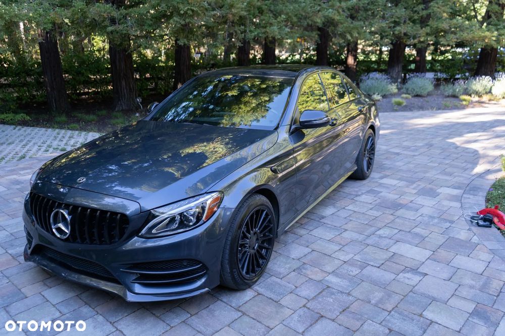 Mercedes-Benz Klasa C 300 7G-TRONIC AMG Line - 2