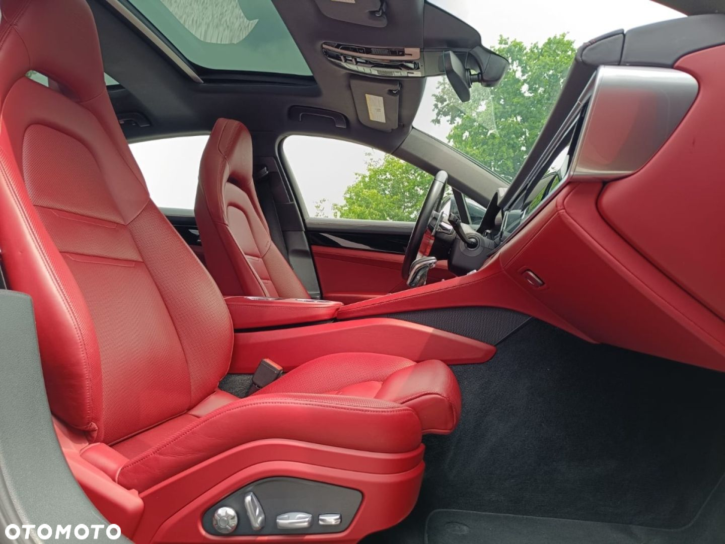 Porsche Panamera 4S - 33