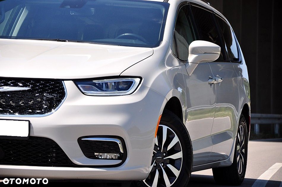 Chrysler Pacifica - 4