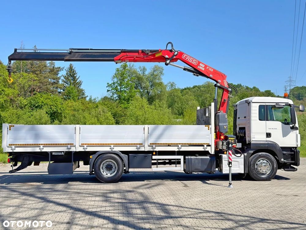 MAN TGS 18.360 * SKRZYNIA 7,15 m * FASSI F135A.2.22 E + PILOT * STAN BDB - 5
