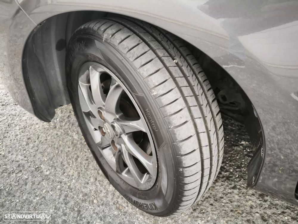 Toyota Yaris 1.4 D-4D ACtive+AC — fotografia 42
