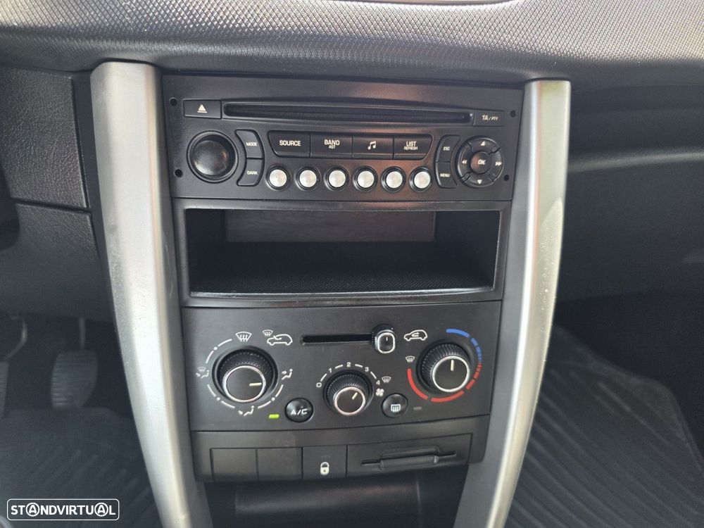 Peugeot 207 1.4 16V Trendy - 11