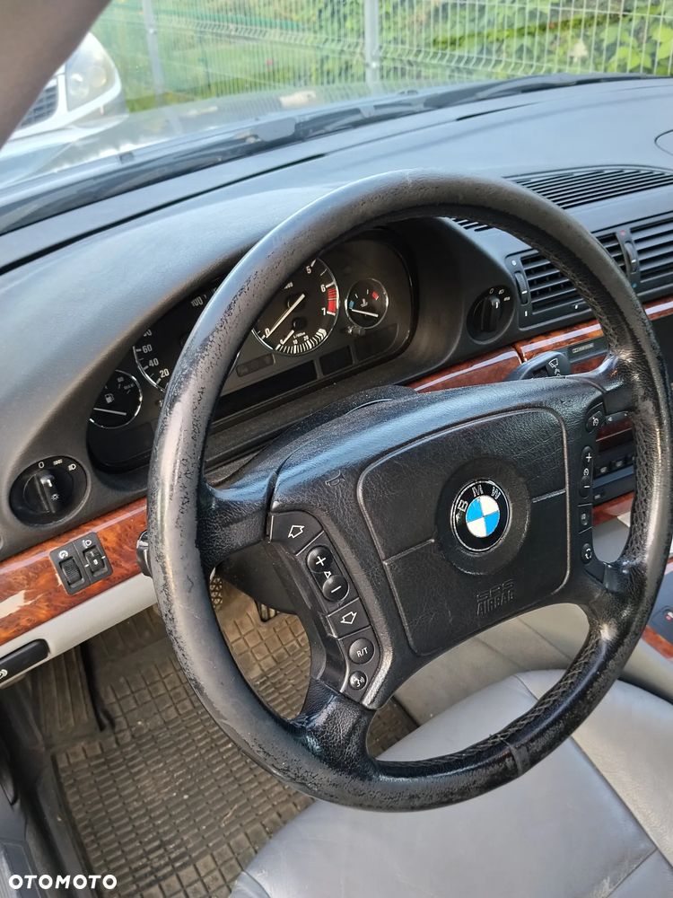 BMW Seria 7 728i L - 6