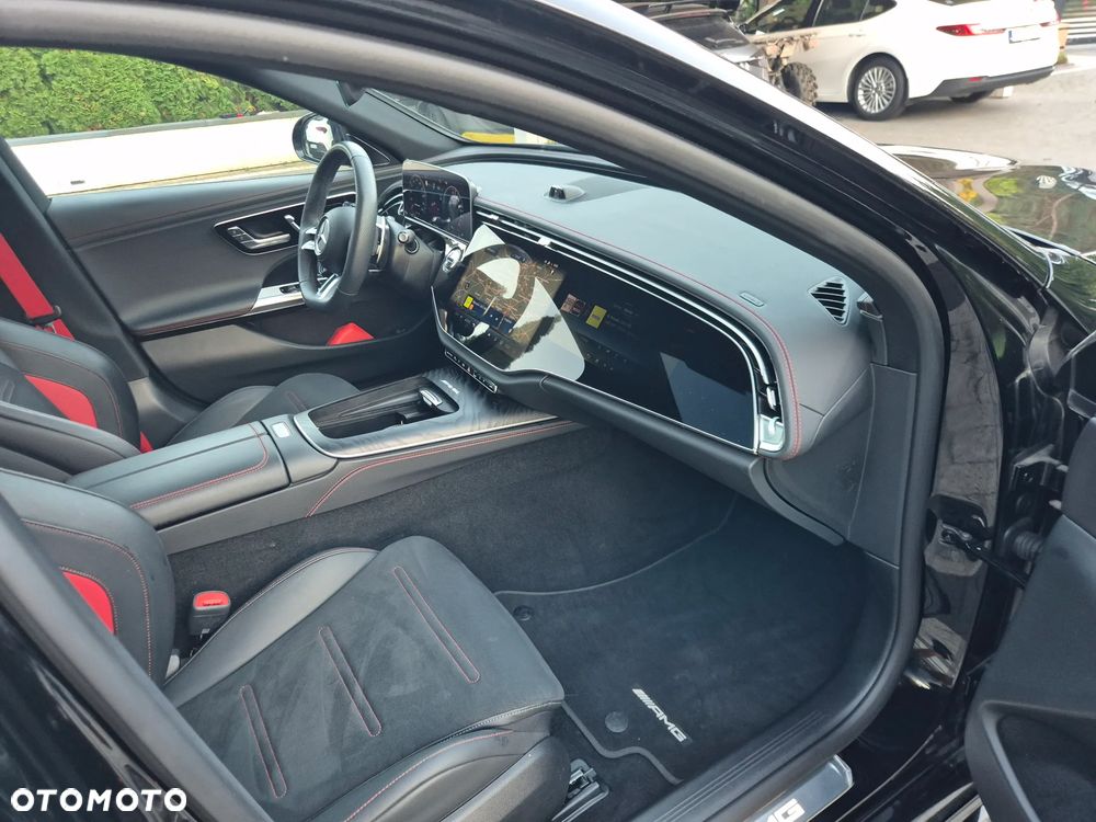 Mercedes-Benz Klasa E AMG 53 PHEV 4Matic+ 9G-Tronic TCT - 36