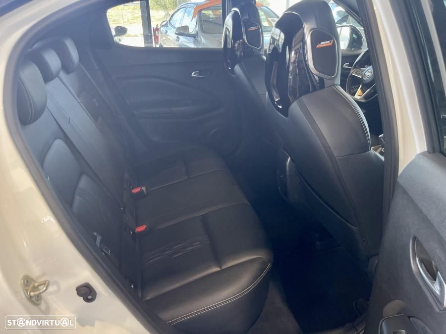 Nissan Juke 1.0 DIG-T N-Connecta NAV.+TwoTone NC DCT - 27