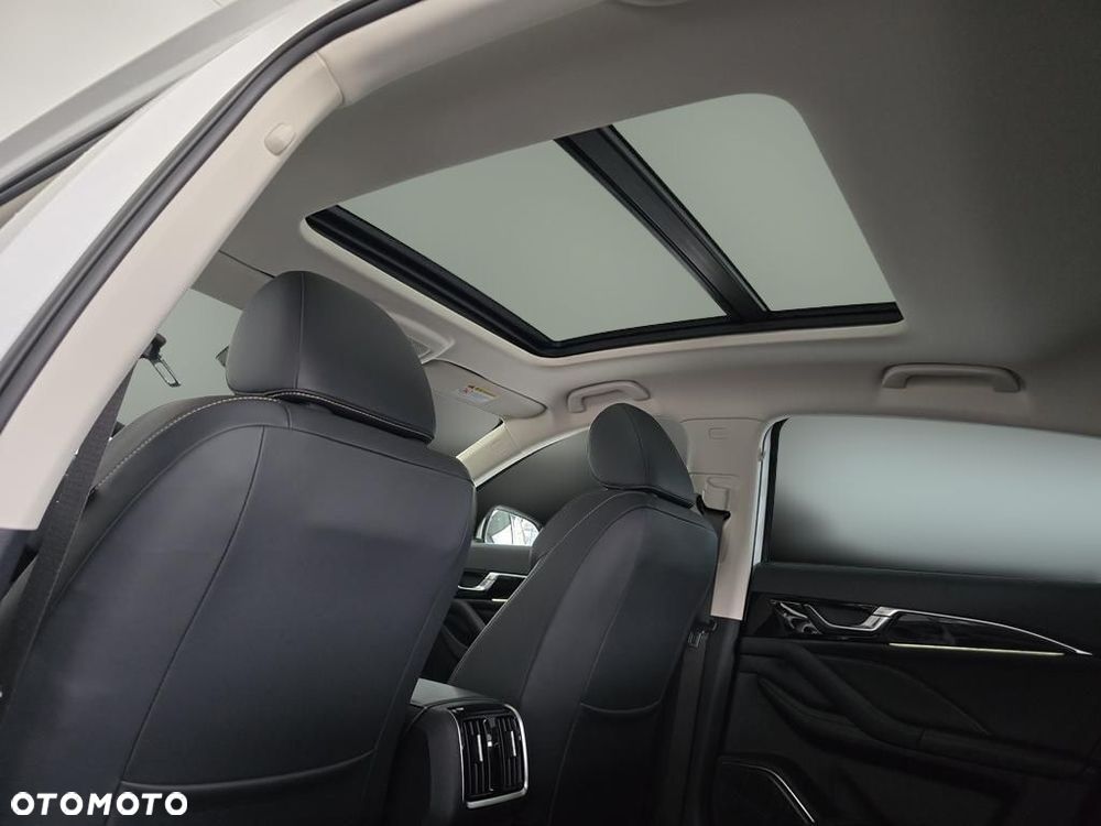 Bestune B70 2.0T Elegance - 13