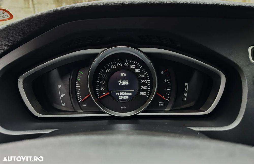 Volvo V40 D2 Geartronic Summum - 14