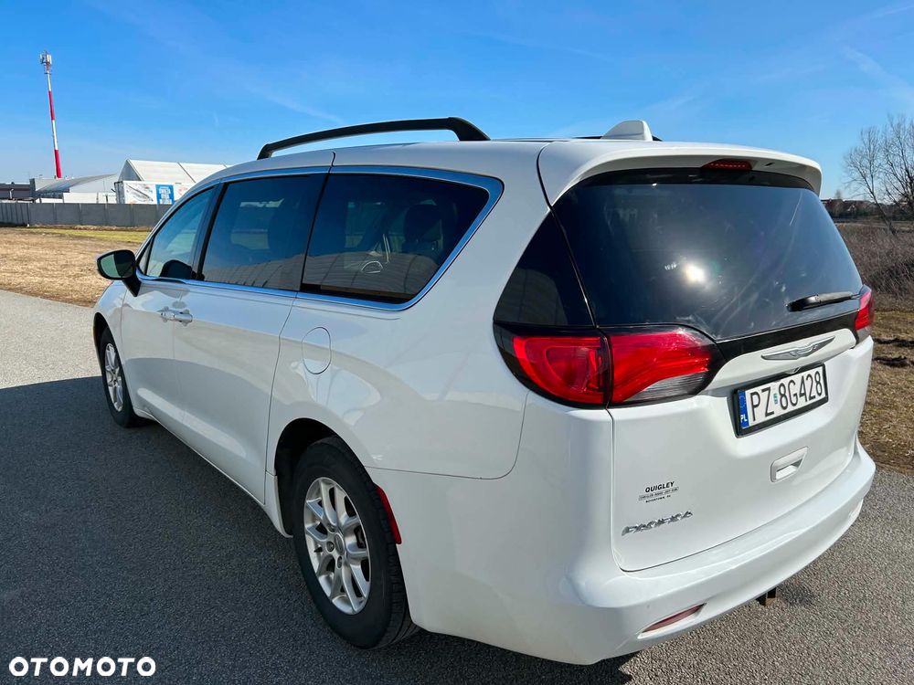 Chrysler Pacifica - 7