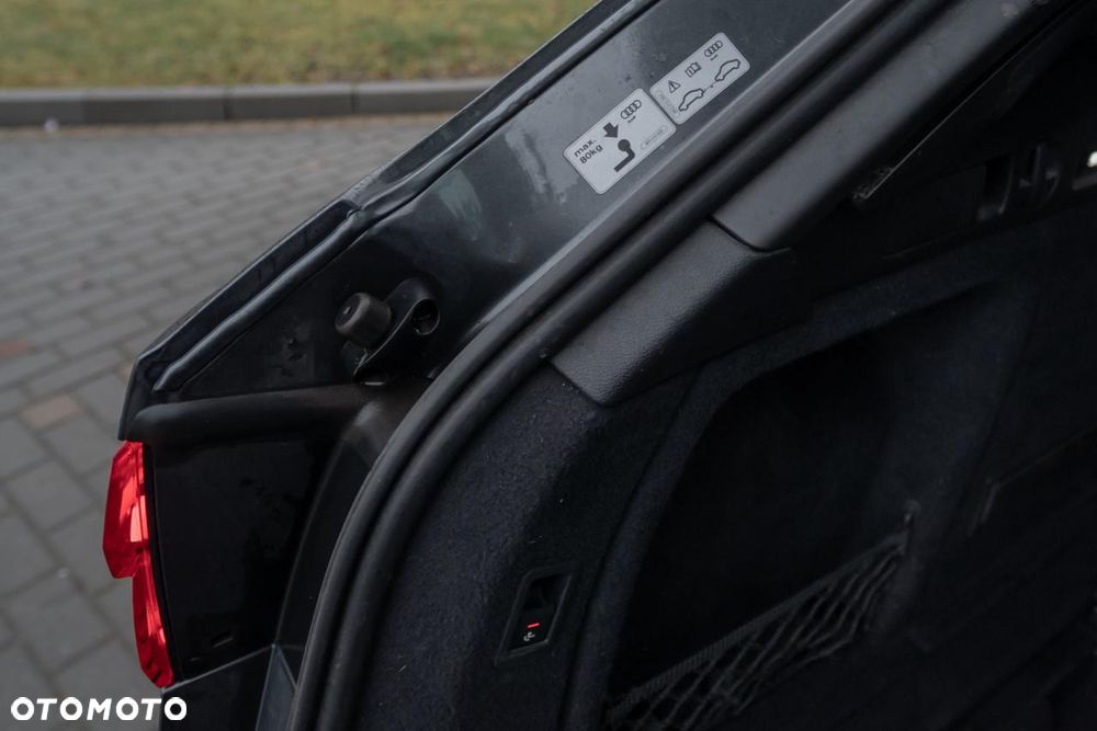 Audi A4 Avant 2.0 TDI S tronic quattro sport - 23