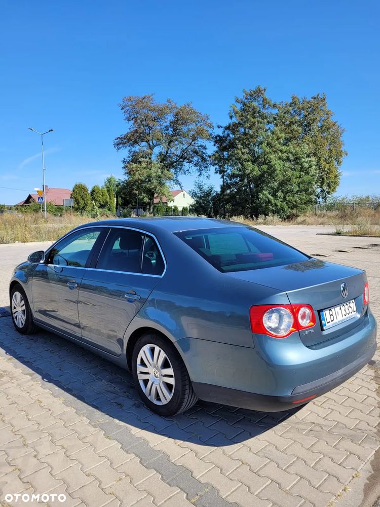 Volkswagen Jetta 1.9 TDI DPF Comfortline BlueMotion - 6