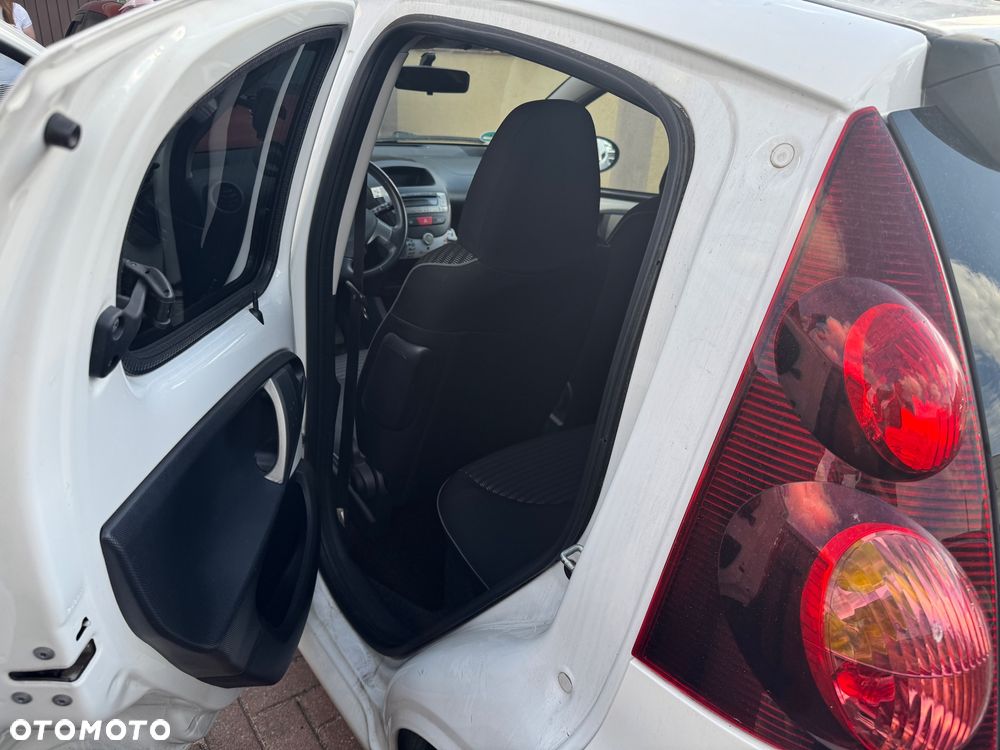 Peugeot 107 1.0 Happy - 18