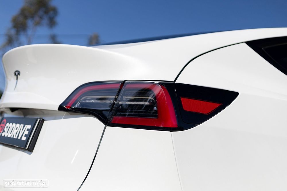 Tesla Model Y Standard RWD - 34