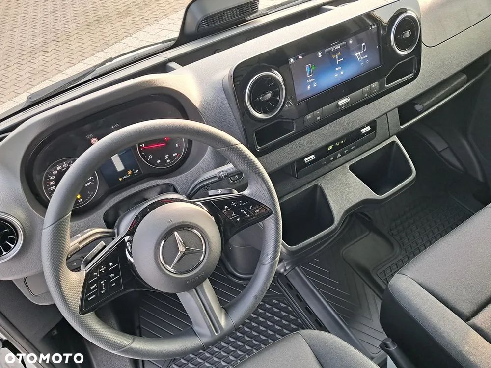 Mercedes-Benz Sprinter - 15