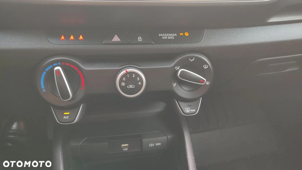 Kia Stonic 1.2 L Business Line - 17