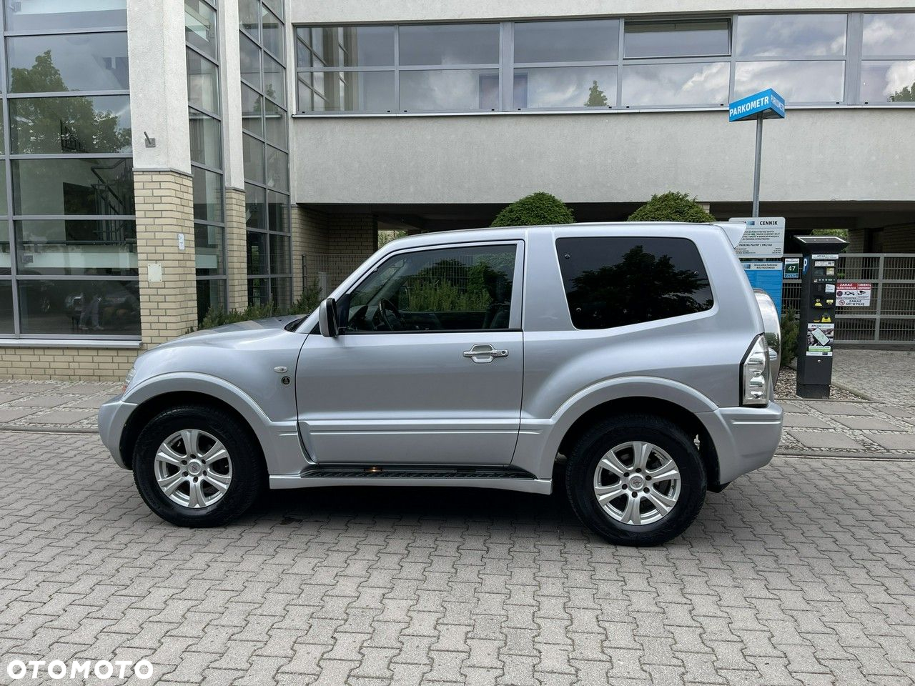 Mitsubishi Pajero - 15