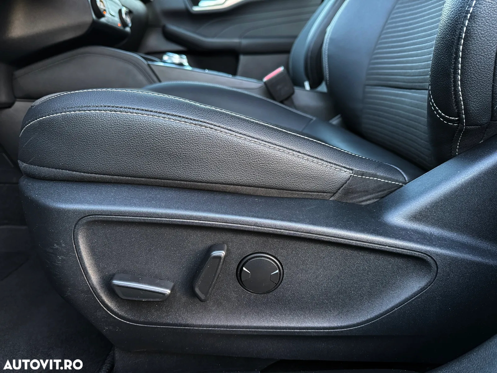 Ford Kuga 2.5 Duratec PHEV Titanium X - 28