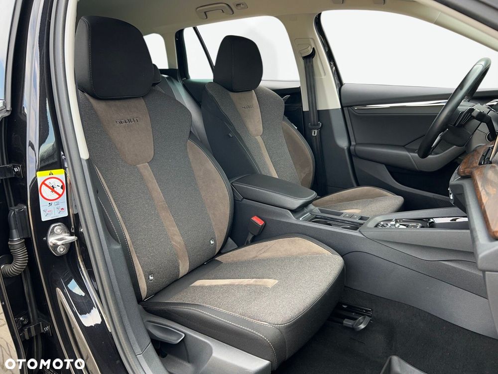 Skoda Octavia 2.0 TDI 4x4 Scout DSG - 13