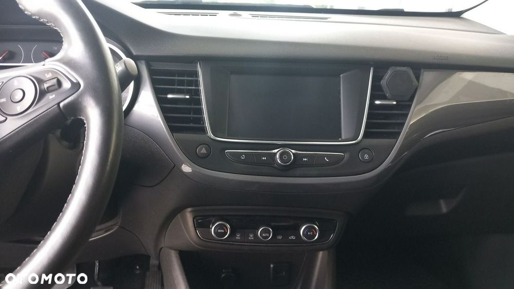 Opel Crossland X - 18