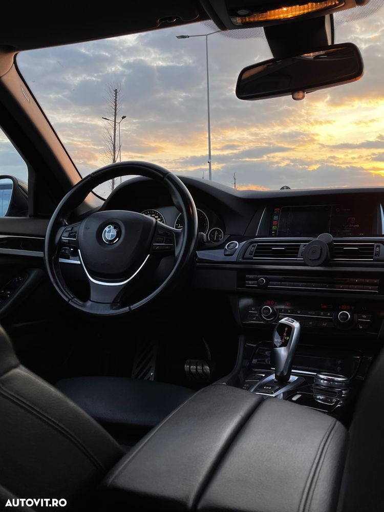 BMW Seria 5 525d xDrive AT - 10