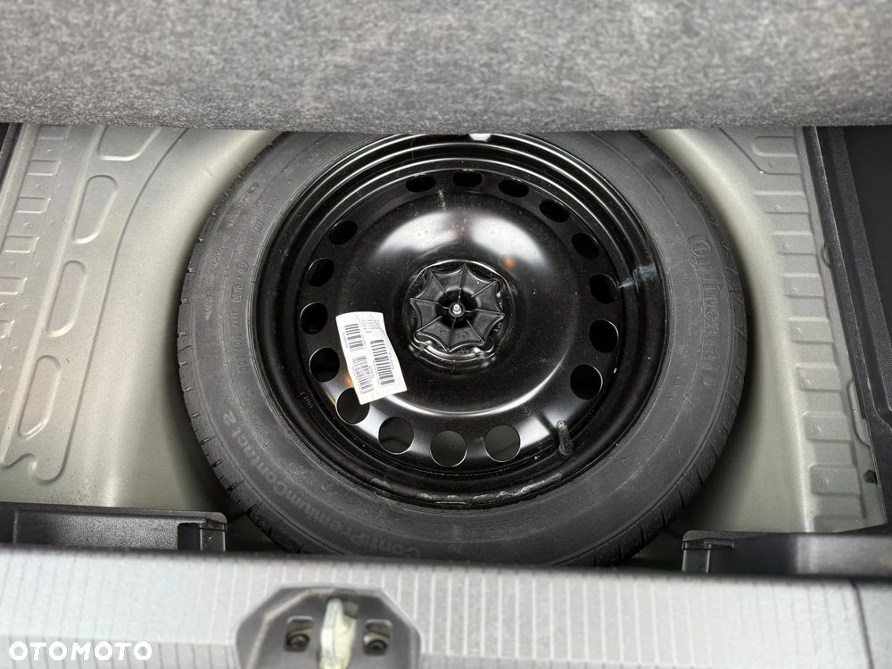 Opel Corsa 1.2 16V Edition / Active - 31