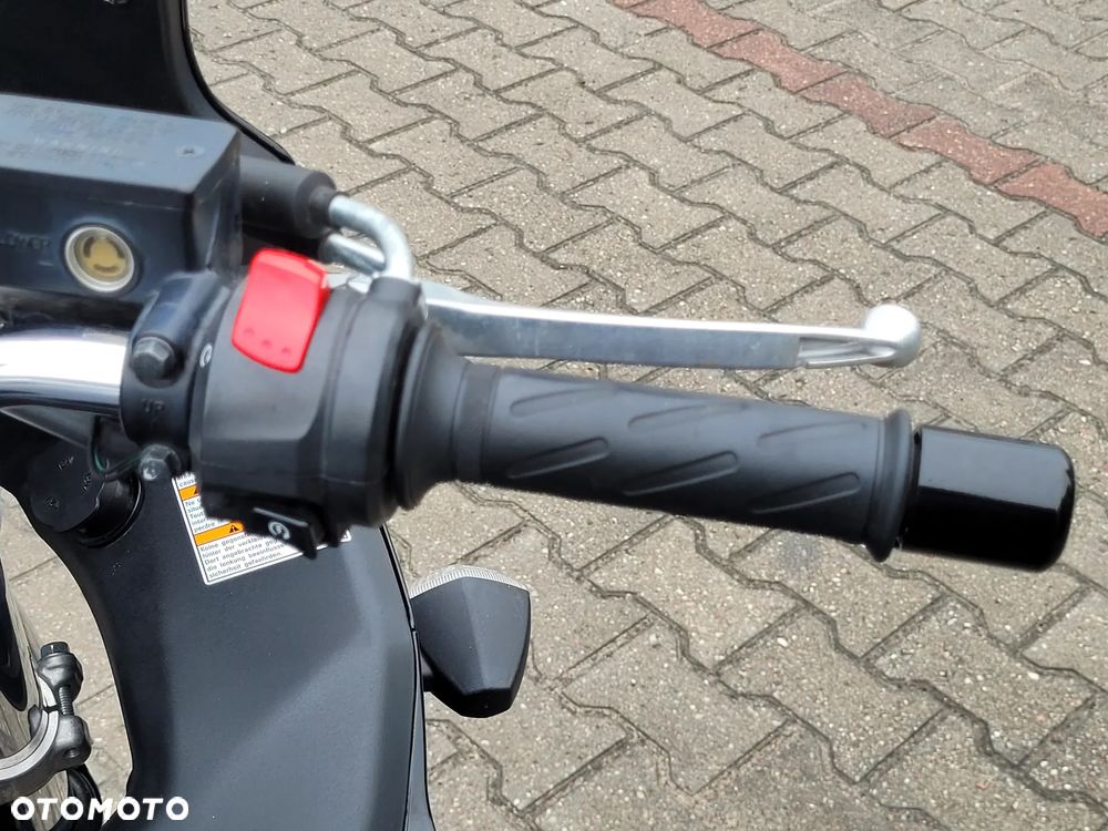 Suzuki GSX - 26