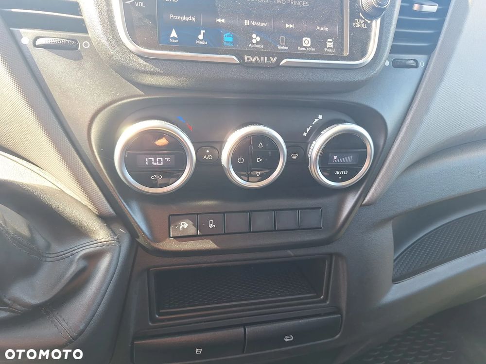 Iveco Daily 35S18 HiMatic furgon 16m blaszak automat FV23% MAXI - 16