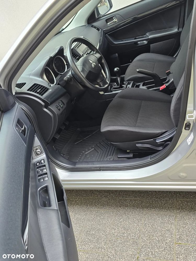 Mitsubishi Lancer - 6