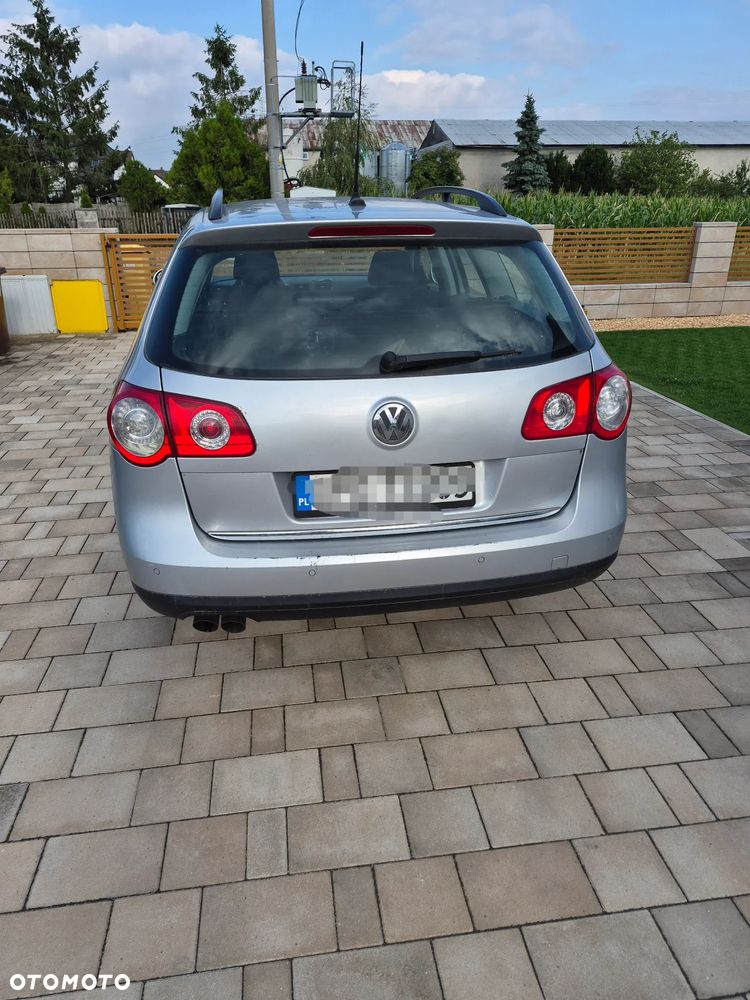 Volkswagen Passat 2.0 TDI Trendline DSG - 3