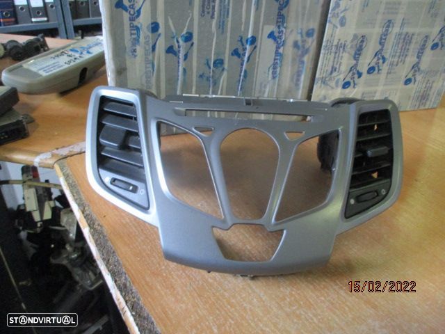 Grelha Friso 8A6118A802AG FORD FIESTA 2009 CENTRAL FORD FIESTA 6 FASE 1 2010 1.6TDCI 90CV 5P PRETO  CENTRAL - 1