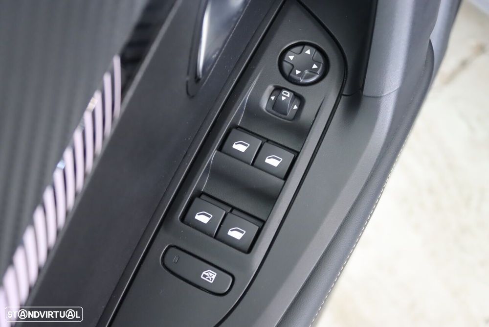 Peugeot 2008 PureTech 100 Allure - 12