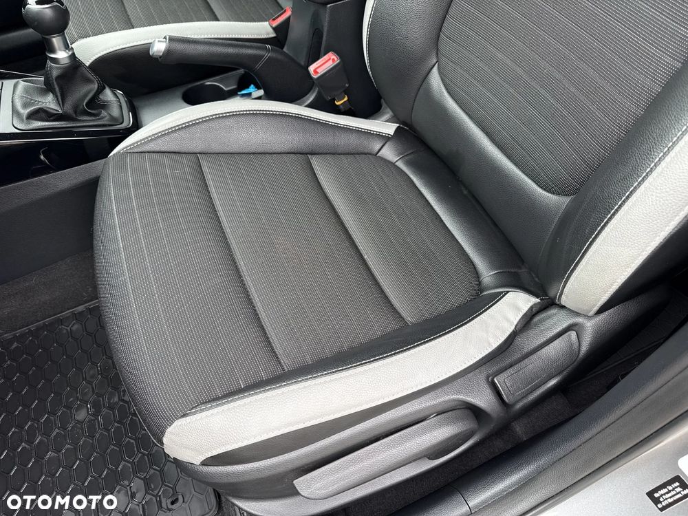 Kia Stonic 1.2 L Business Line - 13