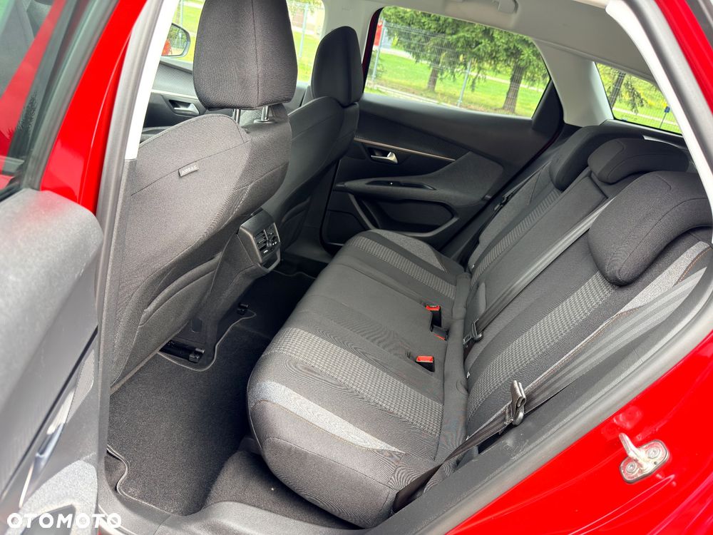 Peugeot 3008 PureTech 130 Stop & Start GPF EAT8 Allure Business-Paket - 25