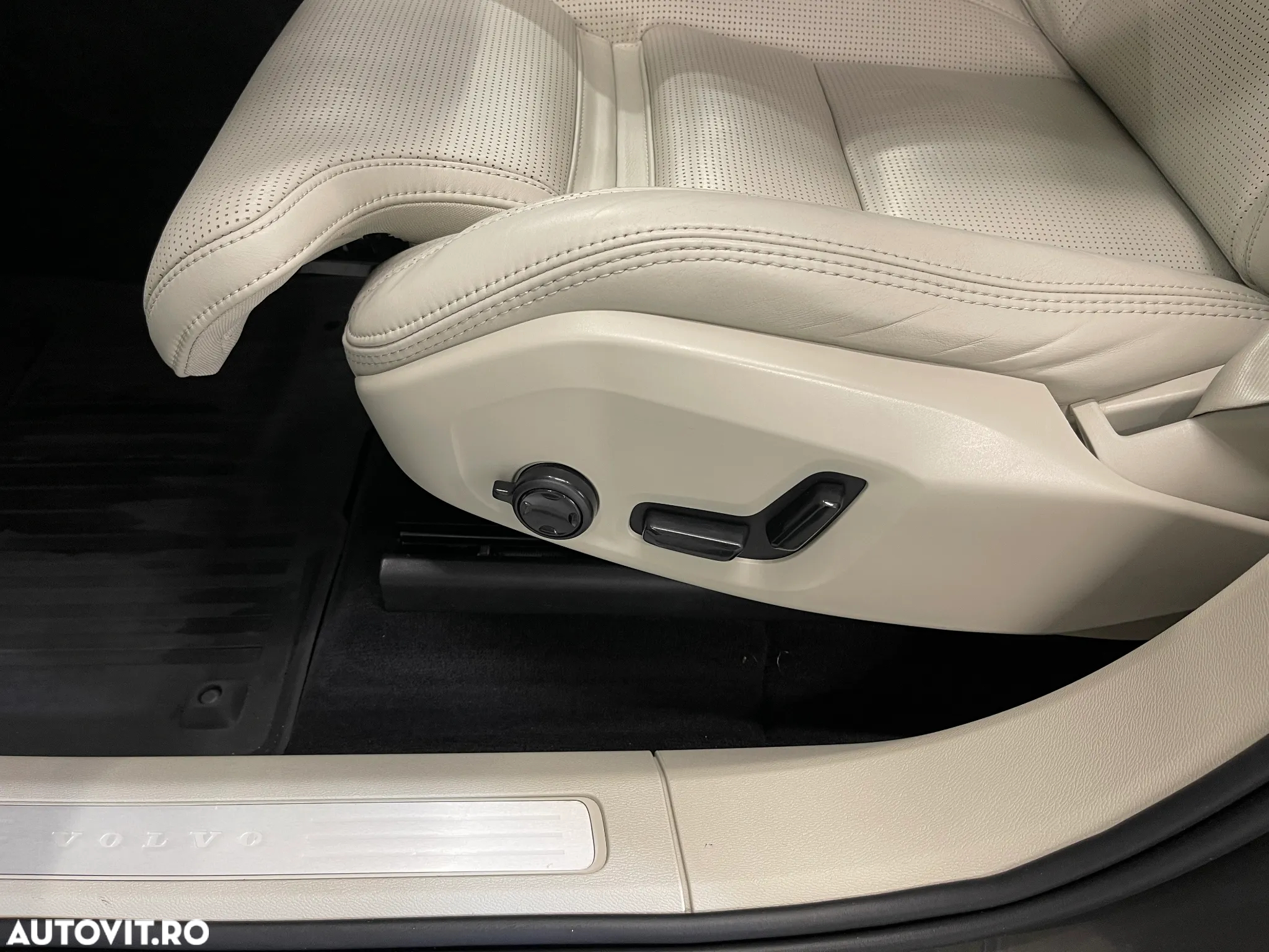 Volvo XC 60 Recharge T8 Twin Engine eAWD Inscription - 25
