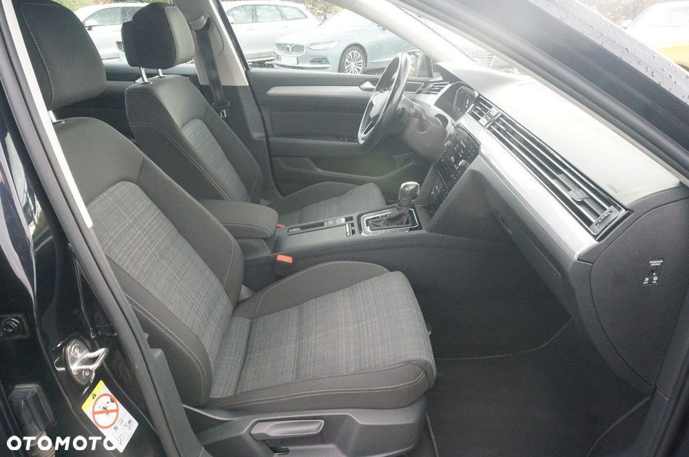 Volkswagen Passat - 28